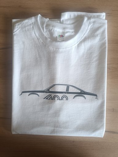 Weißes T-Shirt mit Opel Manta B und 400 Logo