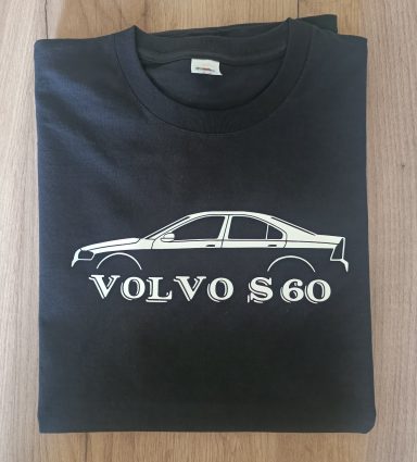 schwarzes T-Shirt mit Silhouette eines Volvo S60