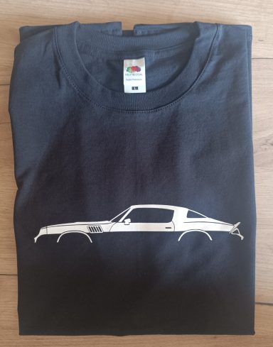 Schwarzes T-Shirt mit weißem Chevrolet Camaro Z28