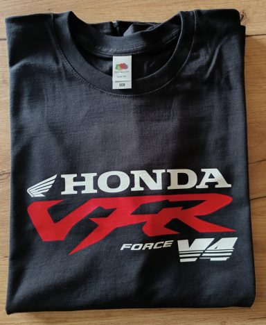 schwarzes T-Shirt mit VFR Force V4 Aufdruck