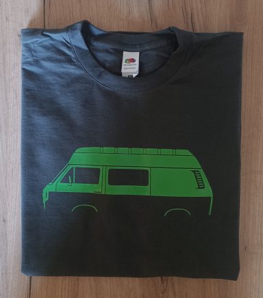 T-Shirt mit Silhouette eines VW T3 Postbus (hinten Fenster geschlossen)