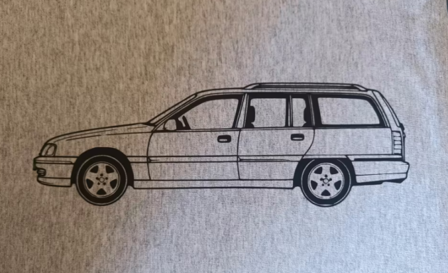 Opel Omega A Caravan graues T-Shirt mit Opels erstem Omega A Caravan