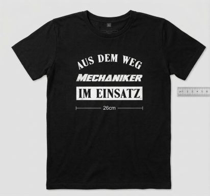 schwarzes T-Shirt mit dem Spruch Aus dem Weg, Mechaniker im Einsatz