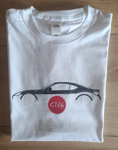 weißes T-Shirt mit Silhouette eines Toyota GT86 