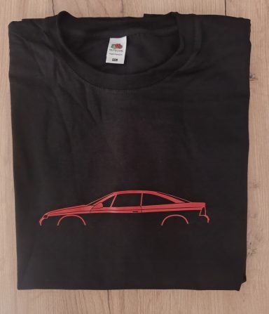 schwarzes T-Shirt mit Silhouette eines Opel Calibra