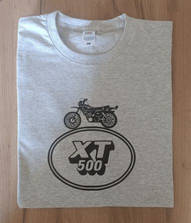 graues T-Shirt mit Logo XT500 und einer Enduro XT500