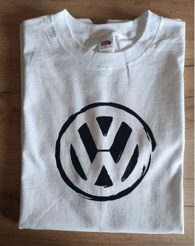 weißes T-Shirt mit VW Logo