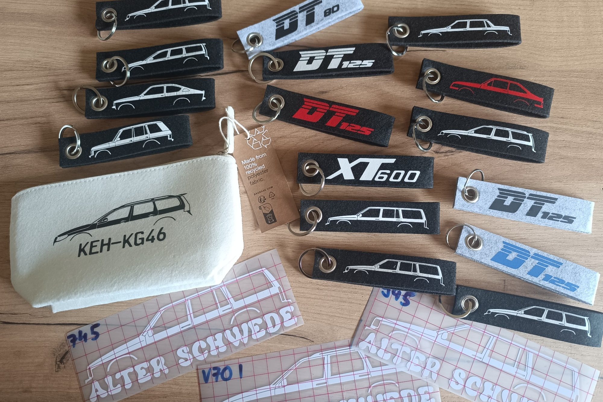 Verschiedene Schlüsselanhänger mit Volvo Motiven
