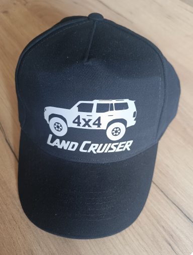 schwarze Cap mit Toyota J250