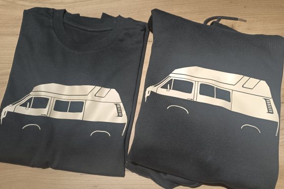 T-Shirt mit VW T3 Carthago Hochdach