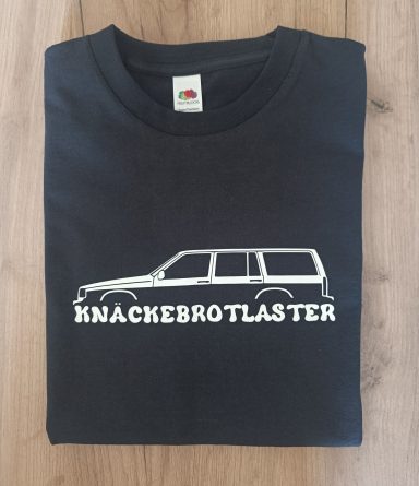 schwarzes T-Shirt mit Silhouette eines Volvo 945