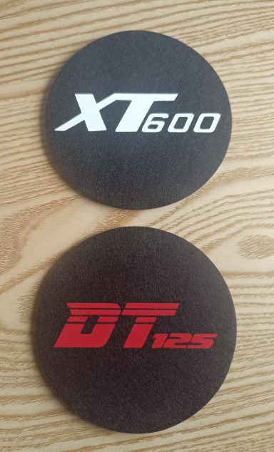 runde schwarze Bierdeckel/Untersetzer für Yamaha Modelle
