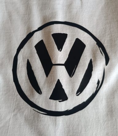 weißes T-Shirt mit VW Logo